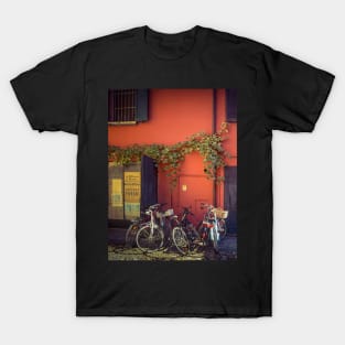 Italian House Bikes Milano Italy T-Shirt